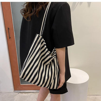 トートバッグ レディース 女性 カバン キャンバス 縦型 商品画像3