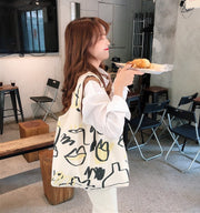 トートバッグ ショルダーバッグ 肩掛け 手提げ 鞄 カバン レディース 女性 ハンドバッグ 手持ち 落書き風 個性的 おしゃれ かわいい カジュアル 折りたたみ 大容量 マジック書き風 キャンパス生地 お出かけ 通学 買い物 ベージュ