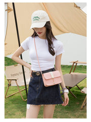 ミニショルダーバッグ ポシェット レディース bag カバン レザー調 フラップ マグネットボタン 肩掛け 斜め掛け バイカラー 横長 スマホ ブラック ベージュ ピンク ワイン