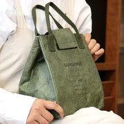 ランチバッグ お弁当バッグ お弁当グッズ 保温 保冷 お弁当袋 お弁当入れ 手提げ しわ加工 マジック テープ ボタン 折りたたみ可能 無地 英字 ロゴ シンプル ナチュラル おしゃれ かわいい かっこいい カーキ グレー アーミーグリーン