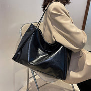 ショルダーバッグ トートバッグ 肩掛け レディース 女性 大容量 大きめ A4 無地 PUレザー フェイクレザー シンプル ライトフォーマル 通勤 通学 マザーズバッグ おしゃれ カバン 大判サイズ  磁石ボタン マグネットボタン フェミニン シック