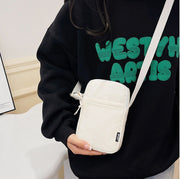 ミニショルダーバッグ サコッシュ ポシェット スマホポーチ 小さめ 斜め掛け ミニバッグ サブバッグ カード入れ 小物入れ レディース 女性 婦人用 鞄 かばん ナイロン 単色 肩掛け シンプル 携帯 スマホ スマートフォン iPhone おしゃれ かわいい ふわふわ 大人女子 きれいめ お出かけ