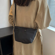 ショルダーバッグ レディース 女性 メンズ 男性 ユニセックス 男女兼用 小型 コンパクト 小さめ チャック ファスナー 軽量 フロントポケット 無地 シンプル カジュアル 可愛い キュート かわいい クール かっこいい おしゃれ お出かけ お散歩 お揃い ペアルック カバン 鞄