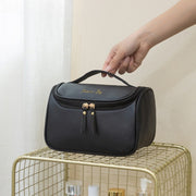 コスメバッグ 化粧ポーチ メイクポーチ 小物入れ メイクアップポーチ トラベル用品収納 英字 ロゴ 無地 単色 シンプル かわいい おしゃれ 旅行 トラベル 大容量
