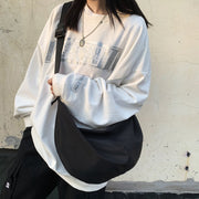ショルダーバッグ レディース 女性 メンズ 男性 男女兼用 ユニセックス お揃い ペアルック カバン 鞄 肩掛けプラバックル 防水 斜め掛け 三日月型 チャック ジッパー ファスナー 無地 ブラック ベージュ シンプル カジュアル クール かっこいい 可愛い キュート おしゃれ 通勤 通学