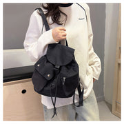 バックパック リュックサック レディース bag 鞄 大容量 軽量 フラップ ポケット ファスナー カジュアル 無地 シンプル おしゃれ ブラック ピンク ブルー