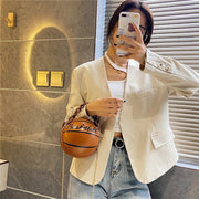 2wayバッグ ショルダーバッグ ハンドバッグ レディース 女性 メンズ 男性 ユニセックス 男女兼用 お揃い ペアルック 鞄 カバン チェーンストラップ チャック ジッパー フェイクレザー PUレザー ボール型 バスケットボール サッカーボール スポーティ スポーツモチーフ 総柄 英語 ホワイト ブラウン ブラック ユニーク 面白い クール かっこいい 可愛い キュート おしゃれ