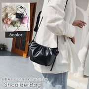 ショルダーバッグ ポシェット 斜め掛け 肩掛け レザー調 ミニサイズ 小さめ コンパクト 小さい レディース 女性 鞄 カバン フェイクレザー ファスナー シンプル おしゃれ プレゼント ギフト カジュアル 大人 大人女子 デート お出かけ ママ 20代 30代 40代