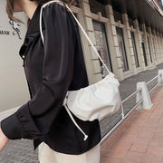 ショルダーバッグ ポシェット 斜め掛け 肩掛け レザー調 ミニサイズ 小さめ コンパクト 小さい レディース 女性 鞄 カバン フェイクレザー ファスナー シンプル おしゃれ プレゼント ギフト カジュアル 大人 大人女子 デート お出かけ ママ 20代 30代 40代
