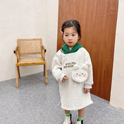 ポシェット ショルダーバッグ キッズ 子供用 子ども用 女の子 男の子 カバン 鞄 小型 コンパクト チャック ジッパー もこもこ ふわふわ 刺繍 動物 アニマル 熊 クマ ウサギ トラ ポップ カジュアル かわいい キュート おしゃれ