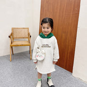 ポシェット ショルダーバッグ キッズ 子供用 子ども用 女の子 男の子 カバン 鞄 小型 コンパクト チャック ジッパー もこもこ ふわふわ 刺繍 動物 アニマル 熊 クマ ウサギ トラ ポップ カジュアル かわいい キュート おしゃれ