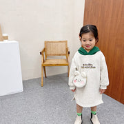 ポシェット ショルダーバッグ キッズ 子供用 子ども用 女の子 男の子 カバン 鞄 小型 コンパクト チャック ジッパー もこもこ ふわふわ 刺繍 動物 アニマル 熊 クマ ウサギ トラ ポップ カジュアル かわいい キュート おしゃれ