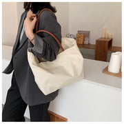 トートバッグ レディース 女性用 カバン 鞄 キャンバス シンプル 大きめ 大容量 マグネットボタン  肩掛け 手提げ お出かけ ホワイト 白 ブラック 黒