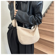 ショルダーバッグ レディース キャンバス 小銭入れ付き 小物入れ タブレット スマホ収納 斜めがけ 肩掛け 大容量 横型 自立