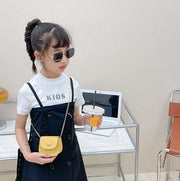 ミニポシェット ショルダーバッグ キッズ 子供用 女の子 男の子 鞄 かばん 斜め掛け 肩掛け チェーン マグネットボタン コンパクト 小さめ フェイクレザー マチあり 単色 無地 かわいい キュート ガーリー おしゃれ お出かけ 小物入れ 小銭入れ プレゼント 黒 黄 オフホワイト 緑 カーキ 茶