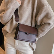ショルダーバッグ カバン 鞄 バッグ レディース 女性 小物収納 収納 小物入れ 携帯入れ スクエア 肩掛け 斜め掛け シンプル カジュアル おしゃれ