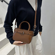 2wayバッグ ショルダーバッグ ハンドバッグ 手提げ 肩掛け 斜め掛け レディース 女性 小さめ コンパクト 鞄 カバン レザー調 フェイクレザー お出かけ 普段使い 通勤 お洒落 きれい系 大人可愛い 婦人用 セミフォーマル 小さい ミニ