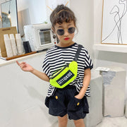 ウエストバッグ ウエストポーチ ボディバッグ キッズ 女の子 子ども 男の子 レザー調 肩掛け 斜め掛け 2WAY ユニセックス 男女兼用 シンプル ロゴ 英字 バイカラー ファスナー カジュアル スポーティー おしゃれ かっこいい お出かけ 普段使い デイリー 男児 女児 かばん 鞄 ブラック 黒 オレンジ 蛍光イエロー 黄色  ランニング スポーツ レジャー アウトドア ヒップバッグ おでかけ