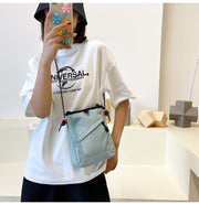 ミニショルダーバッグ ポシェット スマホポーチ 男女兼用 キャンバス 斜めがけ 肩掛け 軽量 大容量 小物収納 無地 縦型スリム