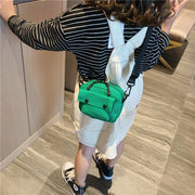 ショルダーバッグ ミニ 小さめ ミニバッグ ポシェット 子供用 キッズ 女の子 男の子 鞄 カバン シンプル 無地 単色 肩がけ 斜め掛け ファスナー 調節可能 カジュアル ブラック ホワイト 黒 イエロー レッド 赤 差し色 外ポケット