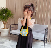ポシェット ショルダーバッグ ミニバッグ キッズ 子供 女の子 鞄 カバン 肩掛け 斜め掛け ファスナー フラワー 花 コンパクト 小さめ かわいい キュート ナチュラル おしゃれ ガーリー お出かけ お買い物