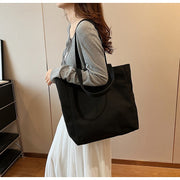 トートバッグ ユニセックス 男女兼用 レディース 女性 メンズ 男性 お揃い ペアルック 鞄 カバン スクエア型 四角形 大判 大きめ スナップボタン 帆布 キャンバス地 無地 シンプル カジュアル シック 可愛い キュート おしゃれ
