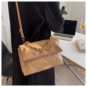 2WAYショルダーバッグ ハンドバッグ レディース 鞄 かばん キルティング PU マグネットボタン チェーンストラップ 斜め掛け 肩掛け 女性 おしゃれ かわいい 上品