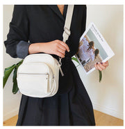 ショルダーバッグ ポシェット ミニショルダー レディース bag 鞄 ファスナー付 3ポケット 幅広ストラップ チェーンストラップ コンパクト ホワイト ブラック 可愛い おしゃれ