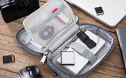 アクセサリーポーチ モバイル収納 ガジェットポーチ トラベルポーチ 小物入れ スクエア セカンドバッグ カバン 鞄 ストラップ付 バッテリー 充電器 ケーブル 周辺機器 化粧品 コスメ ゴムベルト付き メッシュ ファスナー メンズ レディース ユニセックス 女性用 男性用 男女兼用