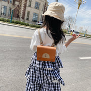 リュックサック バッグ スクエア 四角 子供 子ども キッズ 女の子 男の子 クマ 熊 くま ポケット付き お出掛け 鞄 カバン シンプル コンパクト おしゃれ ナチュラル