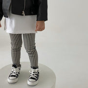 ロングパンツ レギンスパンツ 子供用 キッズ ベビー ジュニア 女の子 男の子 ボトムス 長ズボン ノーマル 裏起毛 ヒョウ柄 ドット チェック レザー調 おしゃれ カジュアル レギパン 暖かい あったか 防寒 普段使い おでかけ 通園 通学 着回し力