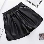 ショートパンツ レザー調 レディース 女性 ボトムス ショート丈 ウエストゴム スリット ハイウエスト 無地 単色 シンプル クール 甘辛MIX PUレザー ブラック 黒 おしゃれ かっこいい ラクチン お出かけ 大きいサイズ 婦人用
