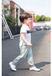 長ズボン ロングパンツ キッズ ジュニア 子供 男の子 女の子 ズボン パンツ ボトムス ライン入り ウエストゴム 黒 ピンク 緑 赤 シンプル 部屋着 お出かけシーン カラバリ豊富