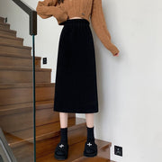 ロングスカート コーデュロイ レディース 女性用 ボトムス ウエストゴム スリット入り 大きいサイズ有り タイトシルエット リブ風 無地 単色 シンプル カジュアル デイリー 普段使い 着回し モノトーン 婦人服 秋 冬 春