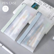 ペンケース 筆箱 筆入れ ペン入れ 筆記用具入れ 文房具入れ 文房具 文具 半透明 シンプル スクエア ファスナー チャック 透け感 ペンポーチ 学校 オフィス 仕事 ユニセックス 事務用品 ステーショナリー雑貨 白 青 緑 ピンク 灰 黒 紫 赤 黄
