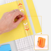 ペーパーカッター スライドカッター オフィス用品 コンパクト 滑り止め付き 小型 小さめ 耐久性 カット 用紙 定規 目盛り付き カラバリ豊富