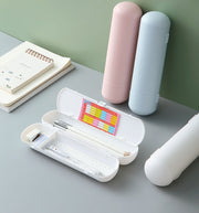 ペンケース 単品 筆箱 ふでばこ ペン入れ 筆入れ 小物入れ 白 ピンク 青 単色 プラスチック製 シンプル ペン 鉛筆 消しゴム クリップ 筆記具 小物 収納 保管 防水 学校 ビジネス
