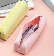 ペンケース 筆箱 ふでばこ ふで箱 筆入れ ペンホルダー 文房具 日用品雑貨 筆記具 文具 シリコン製 小物入れ コスメ収納 シンプル かわいい おしゃれ