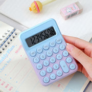 電卓 計算器 事務用品 文房具 ステーショナリー 8桁表示 ミニサイズ コンパクトサイズ 手のひらサイズ グラデーションカラー カジュアル ポップ 可愛い かわいい キュート おしゃれ 学生 オフィス 経理 家計簿 勉強 持ち歩き