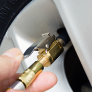 エアチャック 自動車 エアーチャック タイヤエアチャック 8mm 6mm 空気入れ エア ポンプ タイヤチャック タイヤゲージ アダプタ バルブ クリップ クリップ式 丈夫 カー用品 メンテナンス