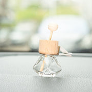 車用香水瓶 カーアクセサリー アロマディフューザー瓶 芳香剤ケース 香水瓶 蓋付き 車載用 ガラス瓶 車内 フレグランス アロマケース 詰め替え容器