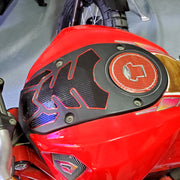 バイクステッカー 単品 1枚 ステッカー デカール 車用品 バイク用品 オートバイ 外装パーツ タンク 立体的 デコボコ 凸凹 カスタマイズ 装飾 シルバーカラー ゴールドカラー レッド ブルー ブラック かっこいい クール ワンポイント