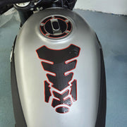バイクステッカー 単品 1枚 ステッカー デカール 車用品 バイク用品 オートバイ 外装パーツ タンク 立体的 デコボコ 凸凹 カスタマイズ 装飾 シルバーカラー ゴールドカラー レッド ブルー ブラック かっこいい クール ワンポイント