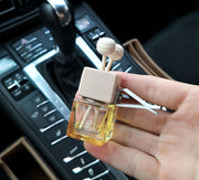 アロマディフューザー瓶 車載 カー用品 車用芳香剤ケース 容量8ml クリップ式 取り付け簡単 エアコン吹き出し口 香水瓶 消臭 詰め替え容器