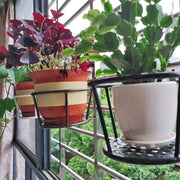 プラントホルダー 同色3点セット 植木鉢 鉢植え 金属製 フック付き 吊り下げ 引っ掛け 省スペース フラワースタンド ガーデニング用品 ベランダー バルコニー 屋外 室内 園芸 ガーデニング 観葉植物 家庭菜園 ハンギングバスケット 園芸ラック 置き台 ラック 手すり シンプル お洒落