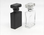 アトマイザー スプレーボトル 詰め替え容器 50ml ガラス アロマ 香水 パフューム 瓶 小分け 消毒液 持ち歩き 携帯用 ミニボトル プッシュ式 無地 クリア シンプル おしゃれ