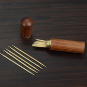 爪楊枝入れ つまようじ入れ 楊枝ホルダー 爪楊枝ケース 蓋付き コンパクト 携帯 持ち運び フタ付き おしゃれ かわいい ナチュラル ギフト プレゼント 贈り物 台所用品 雑貨 キッチンアイテム