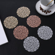コースター 同色2枚セット 直径10cm コップ置き カップ コップ敷 透かし模様 薔薇 バラ ローズ フラワー 花 丸型 ラウンド テーブルコーディネート おもてなし 来客用 メタリック 高級感 エレガント パーティー おしゃれ かわいい