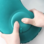 ネックピロー 首枕 エアピロー 空気まくら エアークッション 携帯枕 折りたたみ プレス式 U字 U型 旅行 トラベル 車 飛行機 新幹線 バス 昼寝 仮眠 快眠 コンパクト 持ち運び 便利