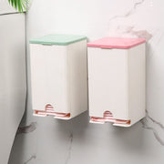 サニタリー収納ケース ナプキンストッカー ナプキン収納ホルダー 壁掛け 蓋付き 日用品 トイレ用品 収納ボックス ウォールホルダー 貼付けタイプ 粘着テープ 整理用品 防塵 防水 便利 取出しやすい お洒落 かわいい シンプル
